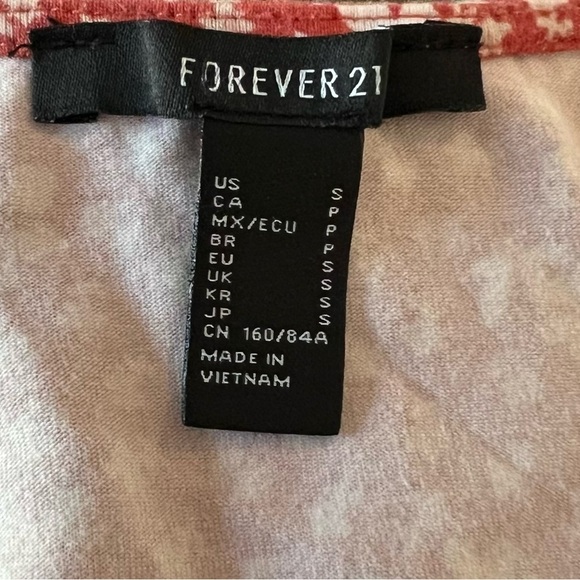 Forever 21 Women’s Red Floral Wrap Around V-neck Short Sleeve Crop Top, … - Picture 3 of 5
